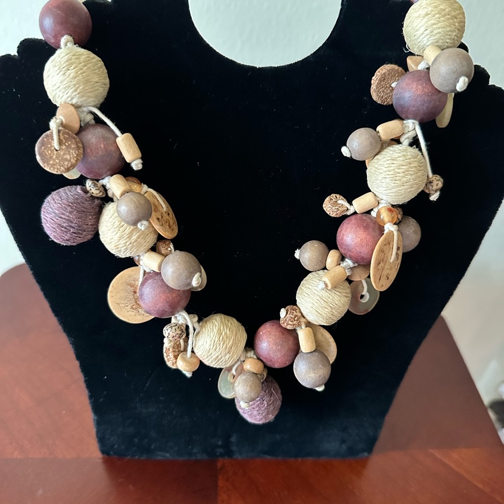Elegant Multicolor Beaded Necklace